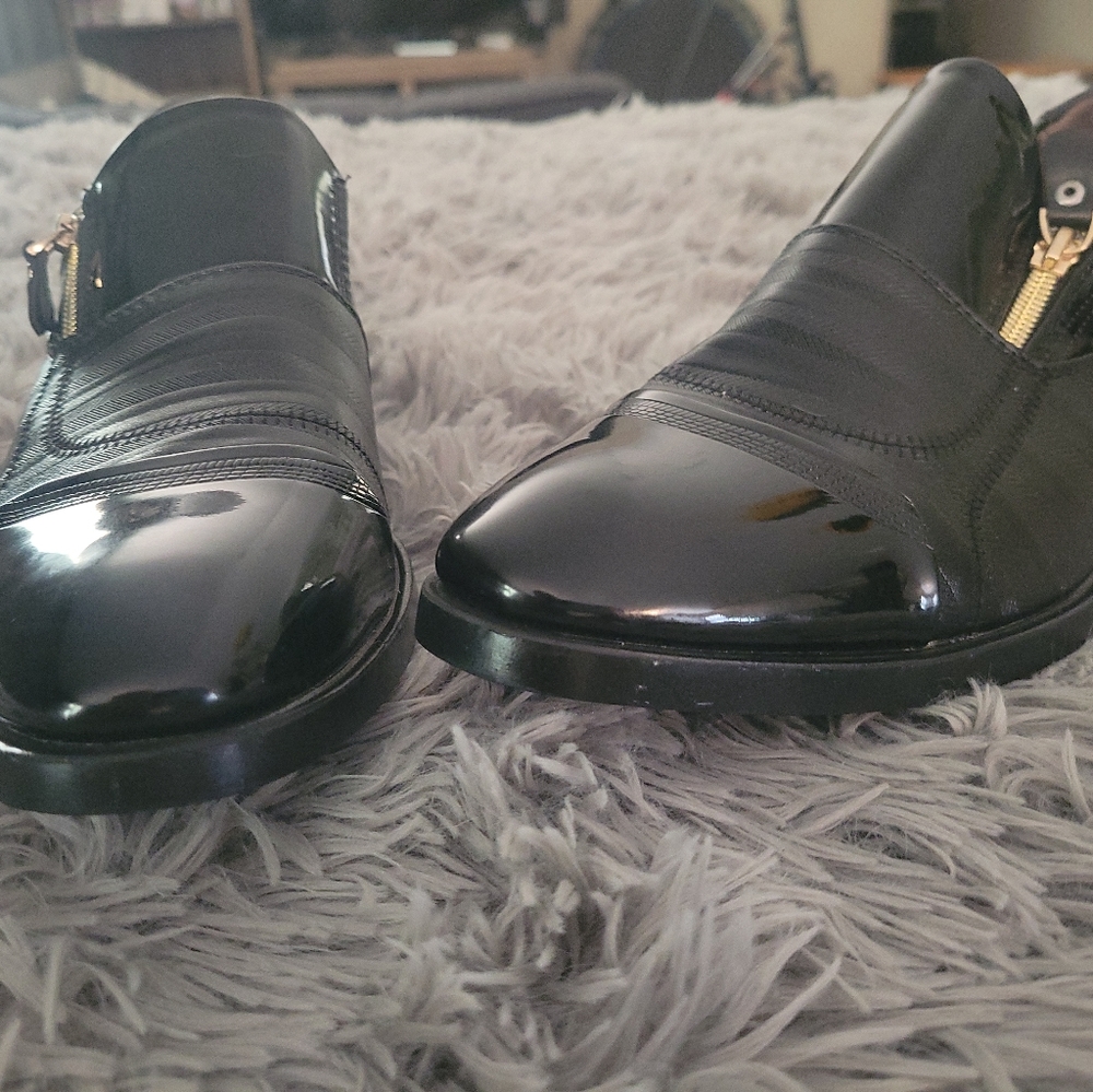 Mens dress shoes